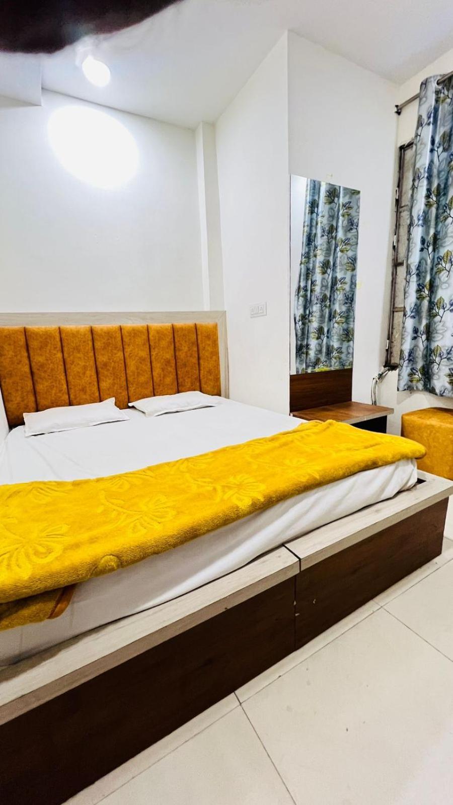 Royal Raj Palace Ujjain Extérieur photo